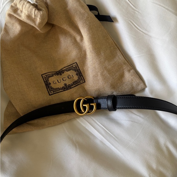 Gucci Black Belt with Gold GG Buckle - Picture 2 of 5